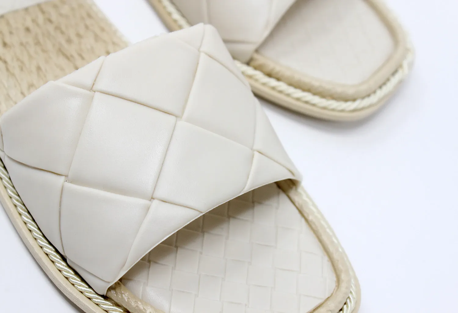 Beige Quilt Look Slide