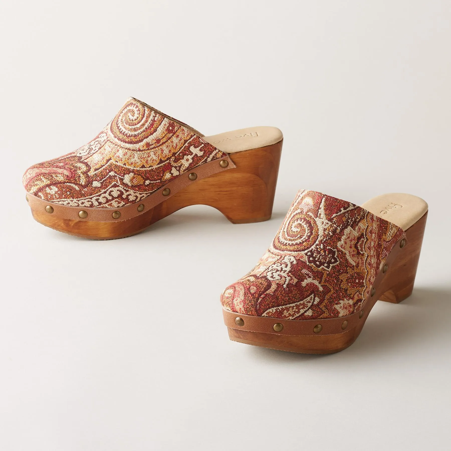 Cyrilla Clogs