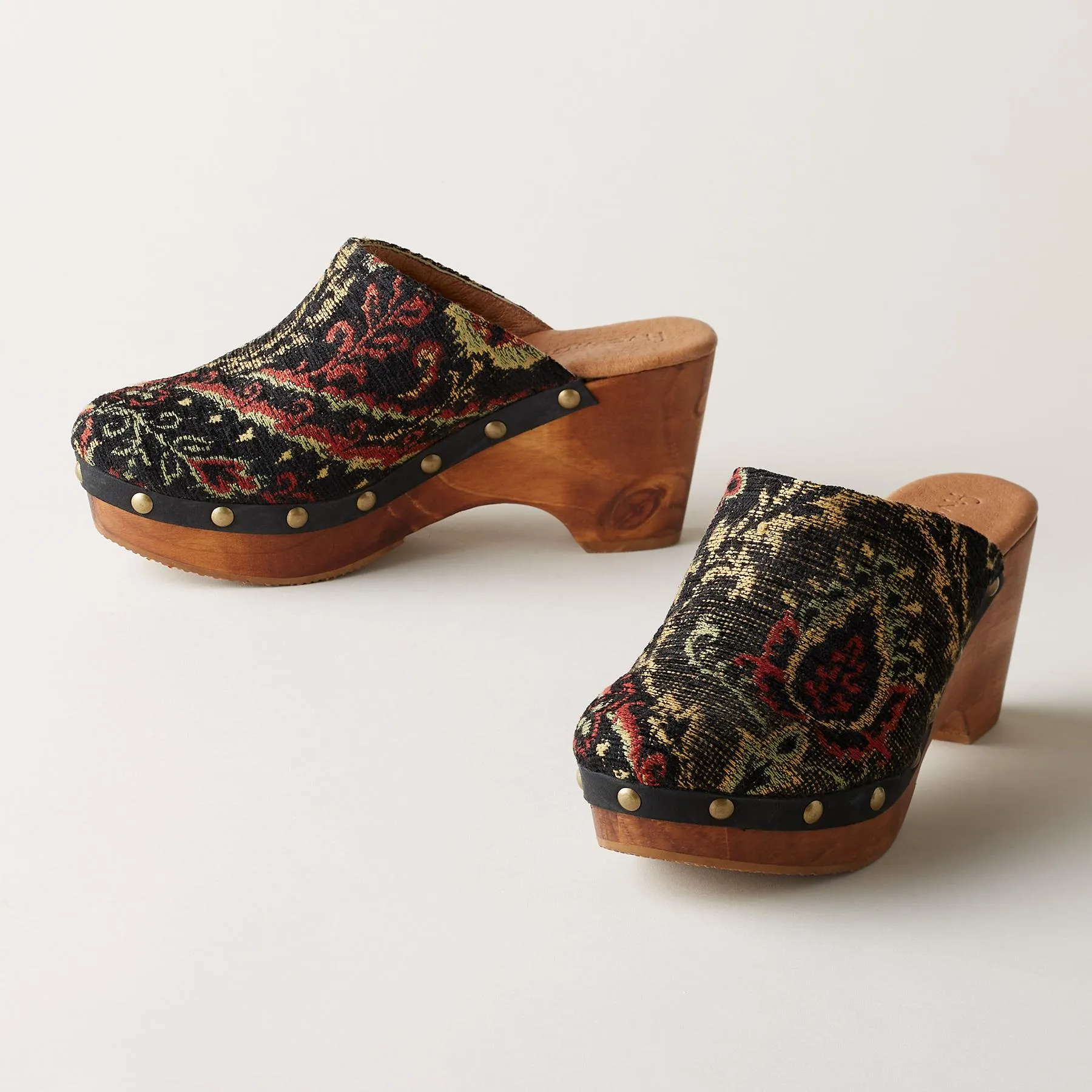 Cyrilla Clogs