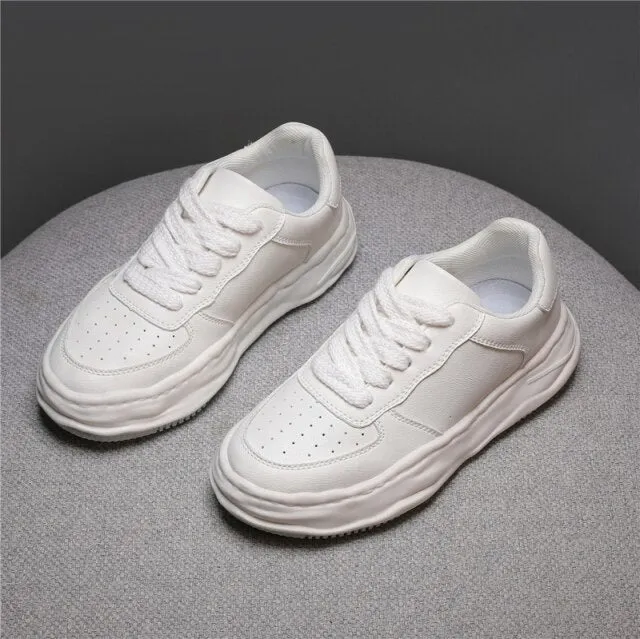 Fashion White Shoes Woman Sneakers Comfort Soft Leather Light Casual Flats Shallow Breathable Loafers Women Platform Shoes