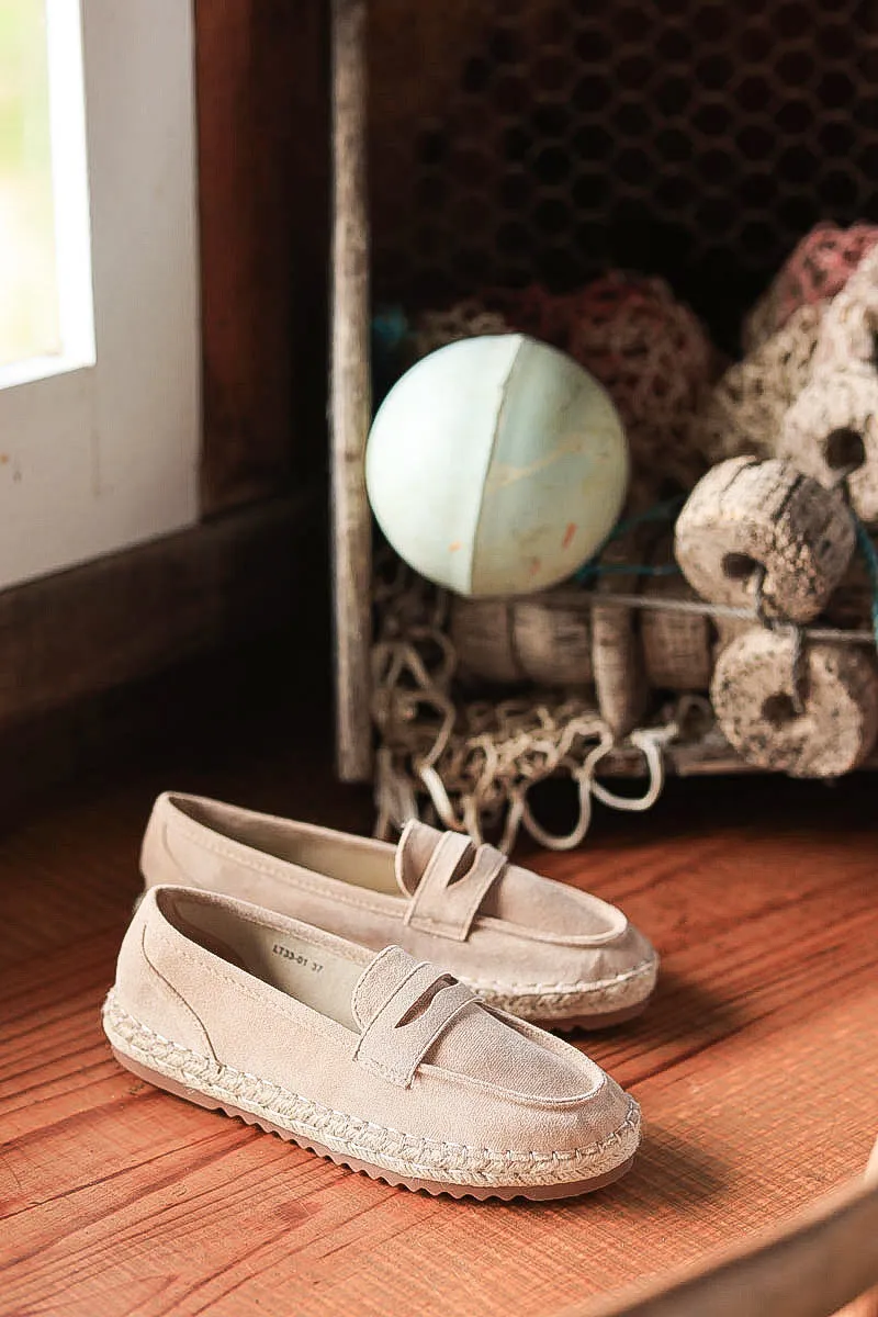 Mocassins espadrilles en suédine beige semelle corde