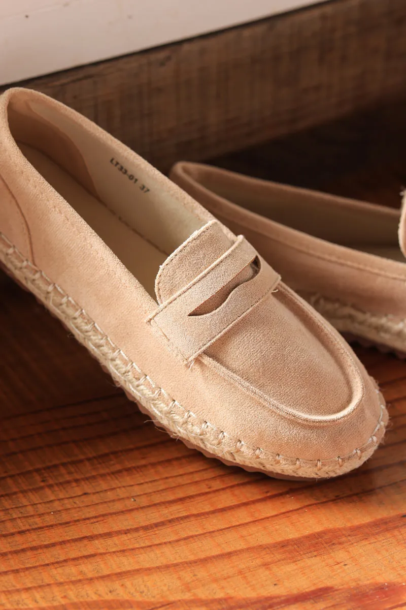 Mocassins espadrilles en suédine beige semelle corde