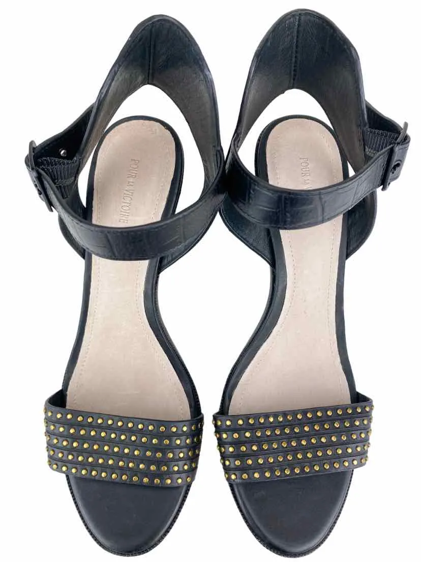 Pour La Victoire Women's Ankle Strap Stud Sandal Black Size 8.5 (may run big)