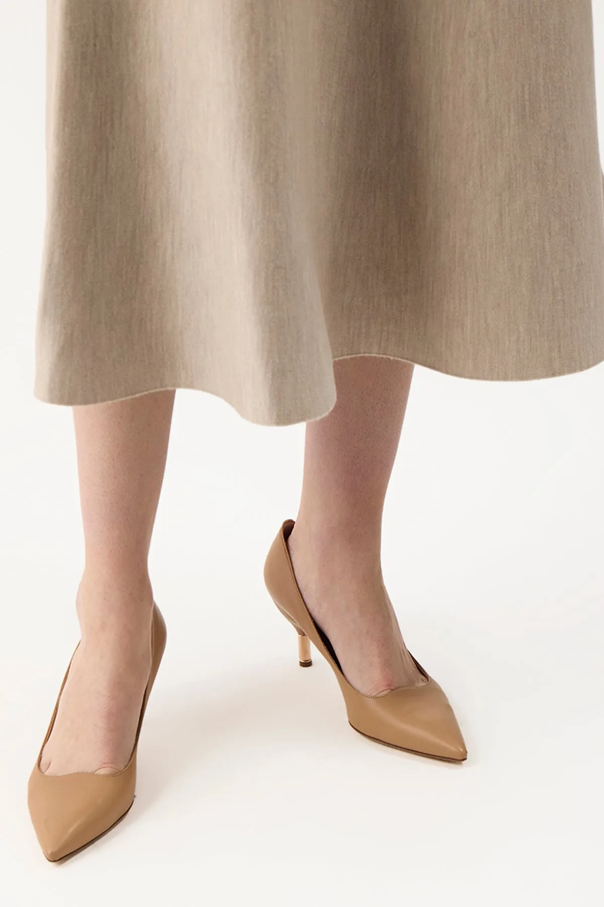 Sofia Pump in Dark Camel Leather