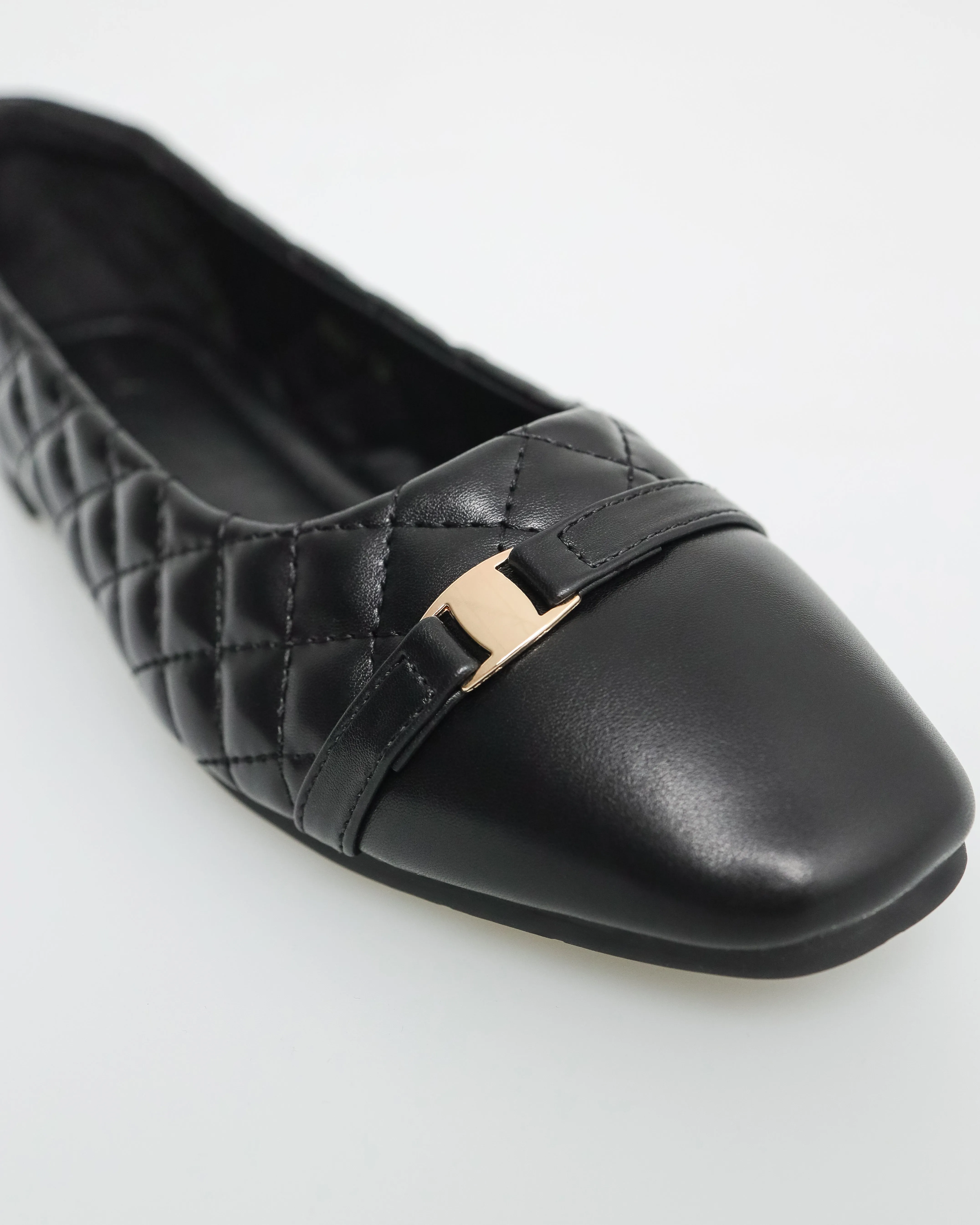 Tomaz NN251 Ladies Buckle Detail Quilted Flats (Black)