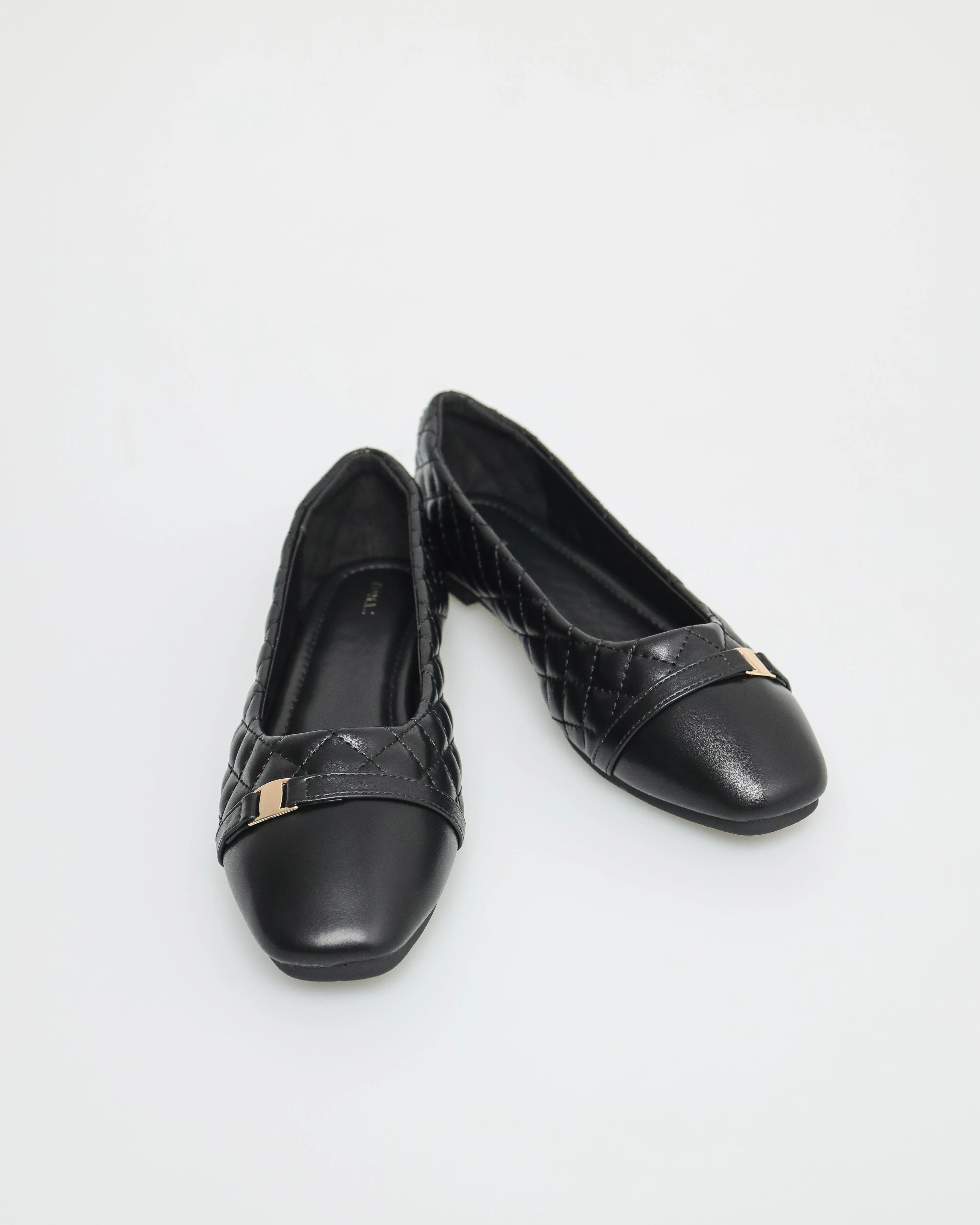 Tomaz NN251 Ladies Buckle Detail Quilted Flats (Black)