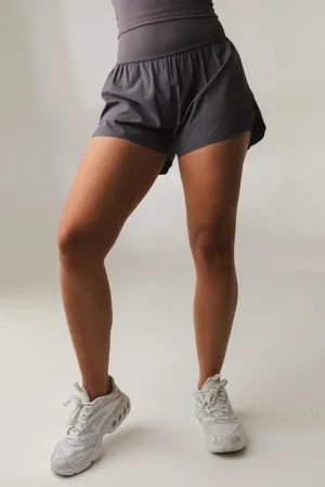 Vitality Breeze Train Short - Concrete